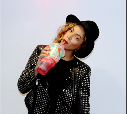 Beyonce-Drinking-Slurpee-7-Eleven-Day-Marketing